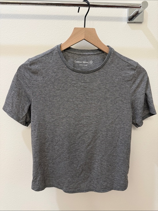 Outdoor Voices Tops - Outdoor Voices Men's Heather Gray Short-Sleeve Crew
